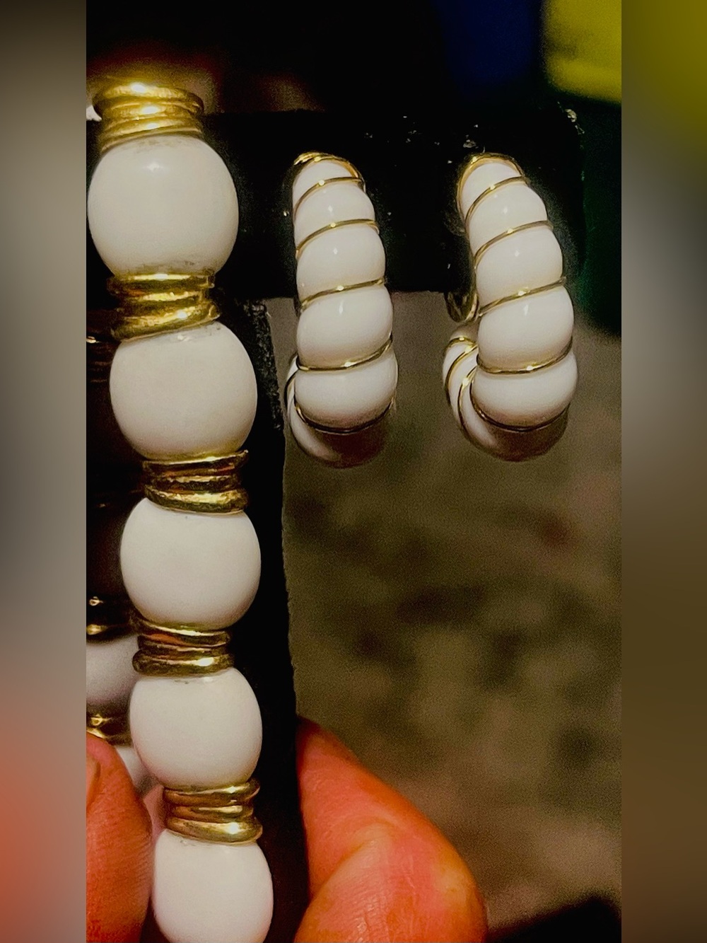 VINTAGE Signed MONET White Lucite & Gold Hoop Earring Necklace Set EXCELLENT
